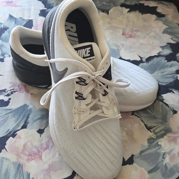 Nike Air Zoom Structure 22 11 - Picture 2 of 13